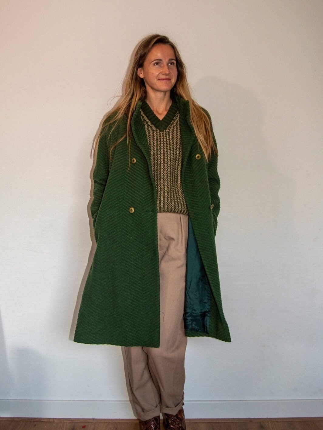 Unique 1970s Moss Green A-line Wool Coat with Pockets | Made in Italy | Essential Fall-Winter Vintage Fashion