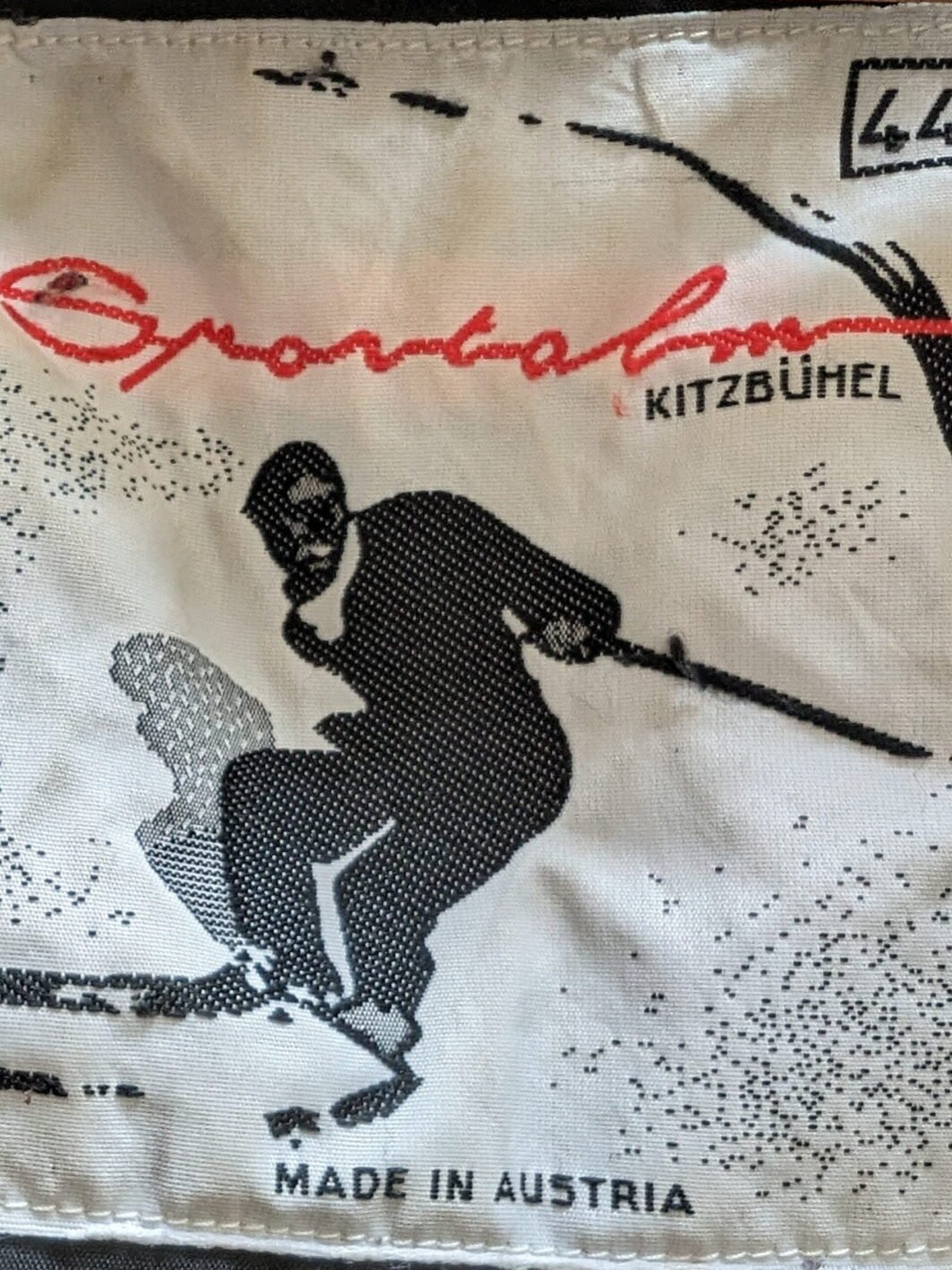 Vintage 80s Skiing Coat | Made in Austria | Moss Green | Embroidered Details | Size L